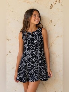 Gianni Bini Girls Party Dress Size 14 Black White Sleeveless Exposed Stitching